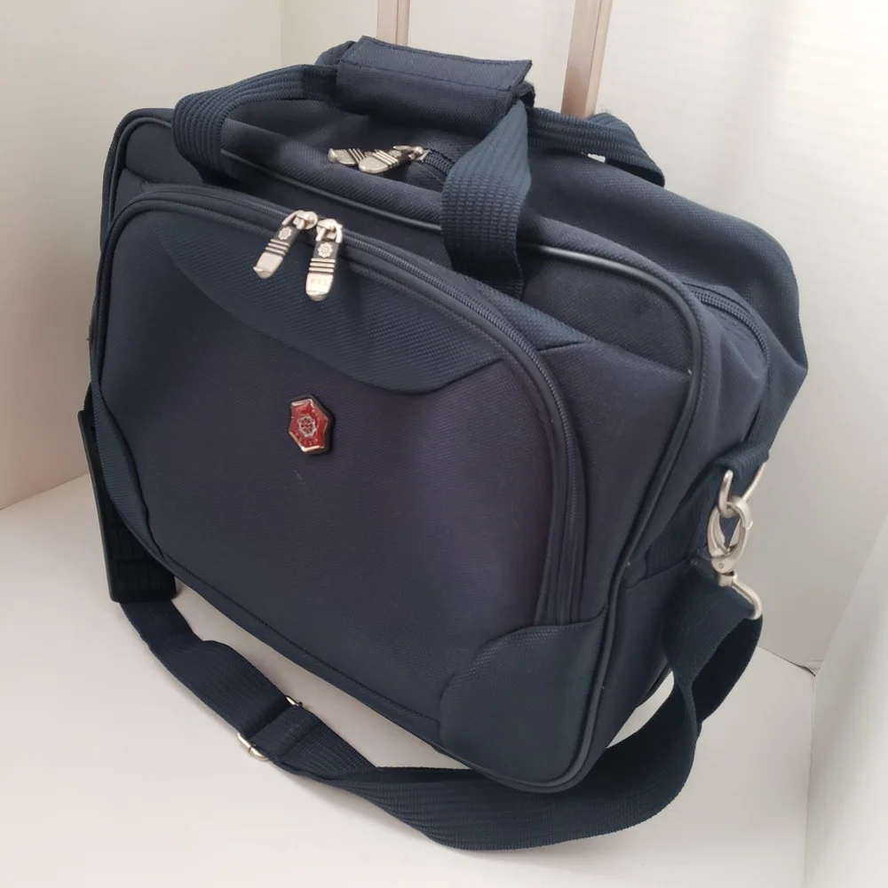 NWOT Pacific Coast Suitcase Hand Lugagge Wheelable Rolling Bag Carry-on 16x12x7